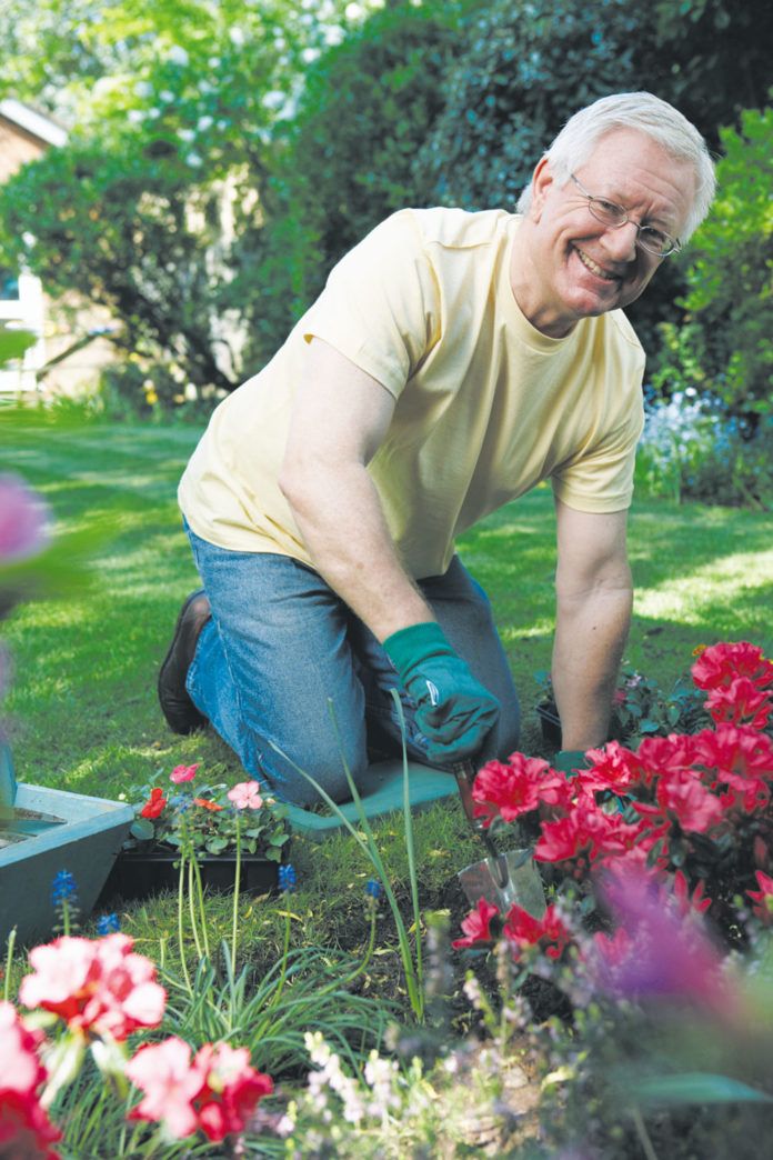 ManGardening_HNL1402