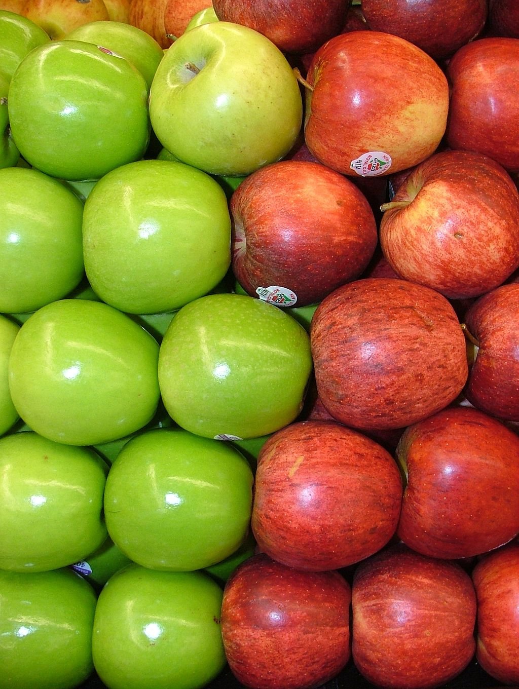 red and green apples