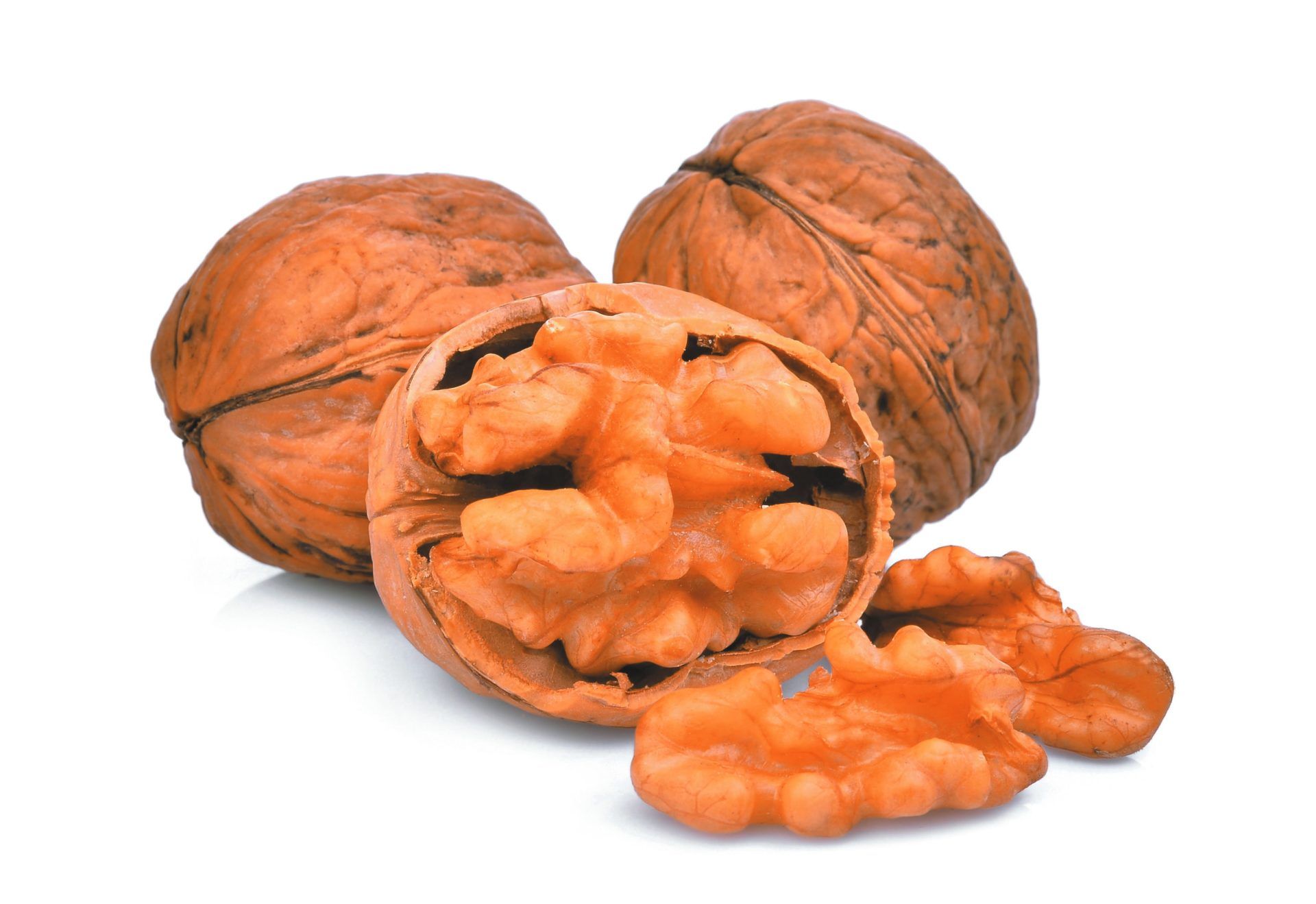 Walnuts May Lower Cholesterol Tufts Health And Nutrition Letter 