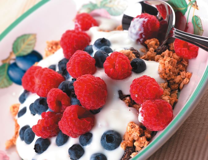 Yogurt with fruit and granola